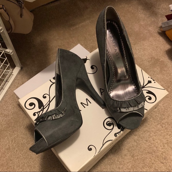 Peep toe stilettos - Picture 1 of 5